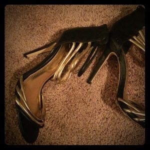 Women's high heel dress shoes